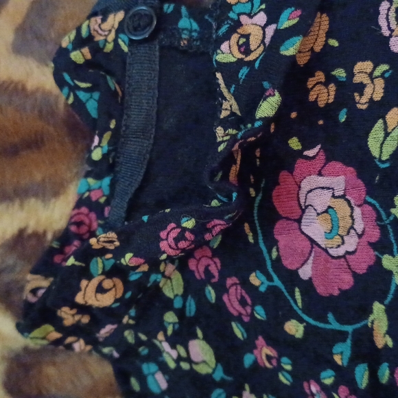 Top Shop blouse, cute floral pattern. Size 4 - Picture 6 of 8